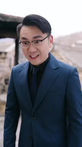 ลูกเป็ดขี้เหร่! ตัวประกอบไร้ชื่อ! แต่เหล่าบอสกลับแย่งกันพาเธอกลับบ้าน!