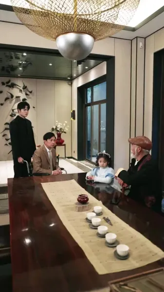 ลูกเป็ดขี้เหร่! ตัวประกอบไร้ชื่อ! แต่เหล่าบอสกลับแย่งกันพาเธอกลับบ้าน!