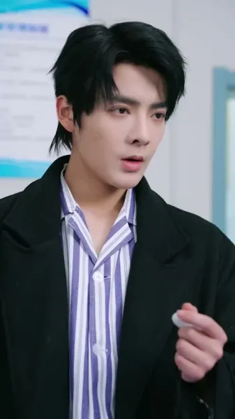 ลูกเป็ดขี้เหร่! ตัวประกอบไร้ชื่อ! แต่เหล่าบอสกลับแย่งกันพาเธอกลับบ้าน!