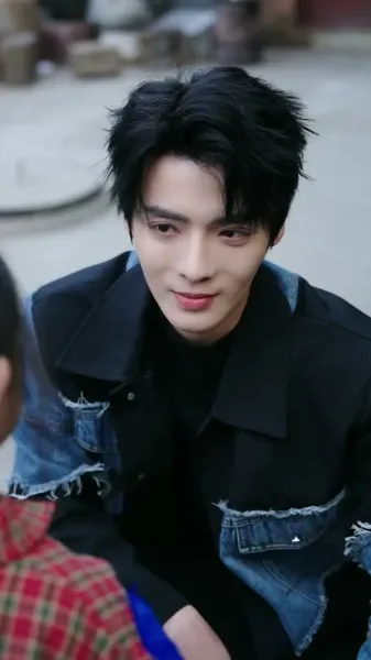 ลูกเป็ดขี้เหร่! ตัวประกอบไร้ชื่อ! แต่เหล่าบอสกลับแย่งกันพาเธอกลับบ้าน!