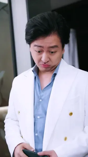 ลูกเป็ดขี้เหร่! ตัวประกอบไร้ชื่อ! แต่เหล่าบอสกลับแย่งกันพาเธอกลับบ้าน!