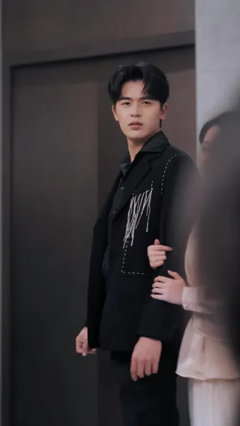 รักพลิกมุม