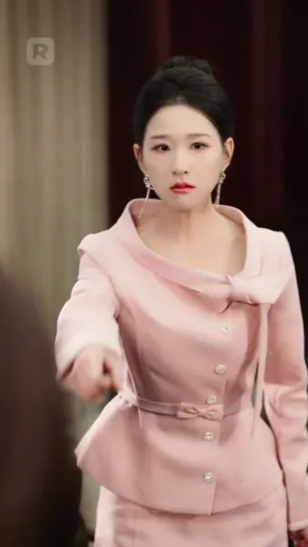 คมมีดแห่งการแก้แค้น: แม่เลี้ยงยาพิษ