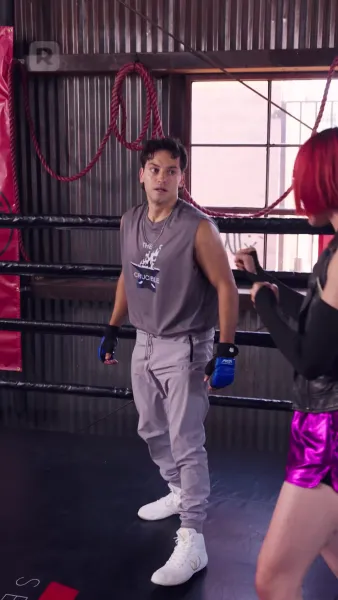 นักสู้หลังลูกกรง