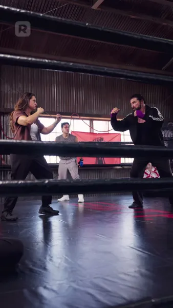 นักสู้หลังลูกกรง