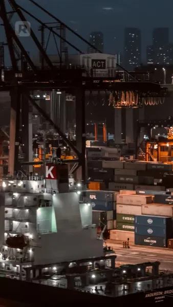 นักสู้หลังลูกกรง