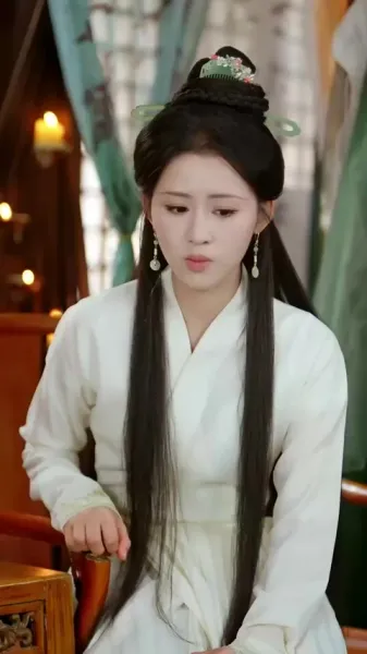 เดินเคียงข้างเธอ