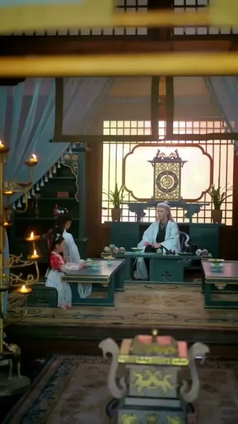 เดินเคียงข้างเธอ