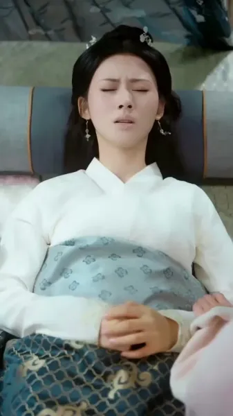 เดินเคียงข้างเธอ