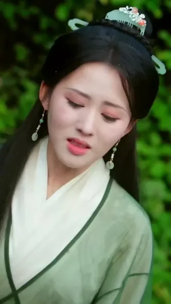 เดินเคียงข้างเธอ