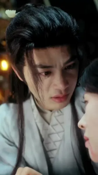 เดินเคียงข้างเธอ