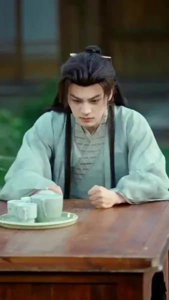 เดินเคียงข้างเธอ