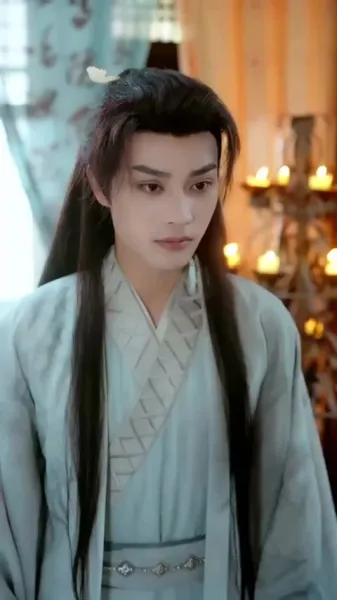 เดินเคียงข้างเธอ