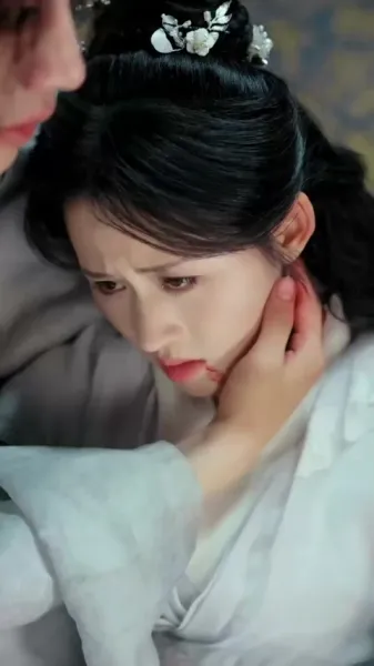 เดินเคียงข้างเธอ