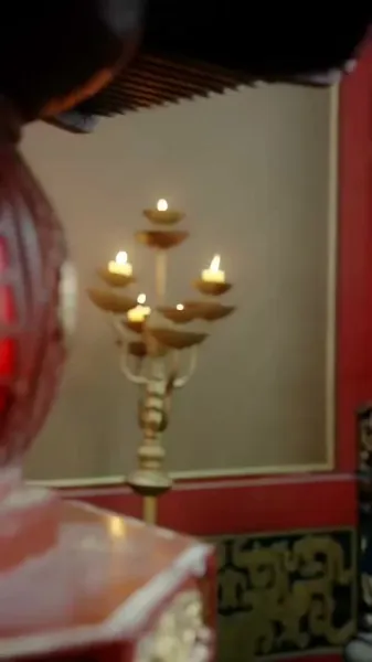 เดินเคียงข้างเธอ