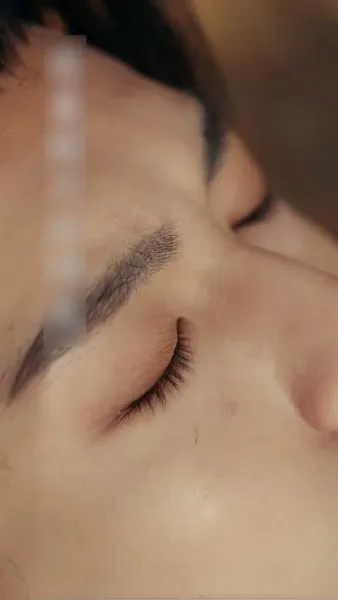 คุกเข่าใต้จันทรา ณ ถนนสิบลี้