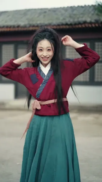 คุกเข่าใต้จันทรา ณ ถนนสิบลี้