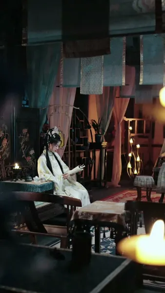 คุกเข่าใต้จันทรา ณ ถนนสิบลี้