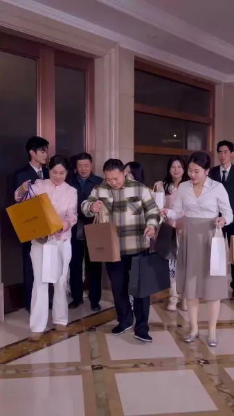 เมื่อฉันทะลุเข้าไปในบทชะตา