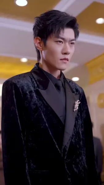 เมื่อฉันทะลุเข้าไปในบทชะตา