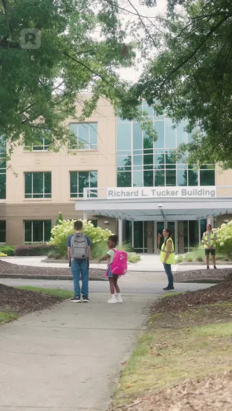 คุณพ่อมหาเศรษฐีไร้บ้าน