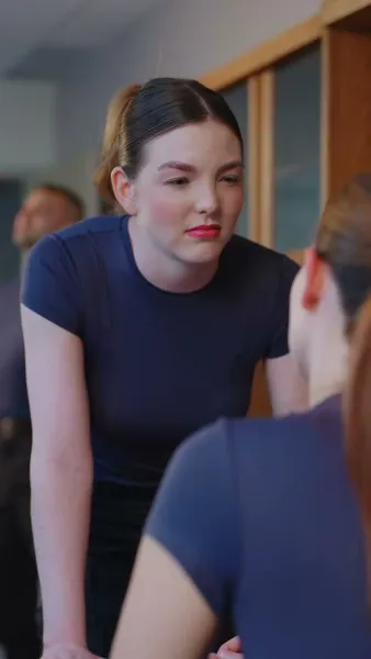 กระสุนส่งรัก[พากย์เสียง]