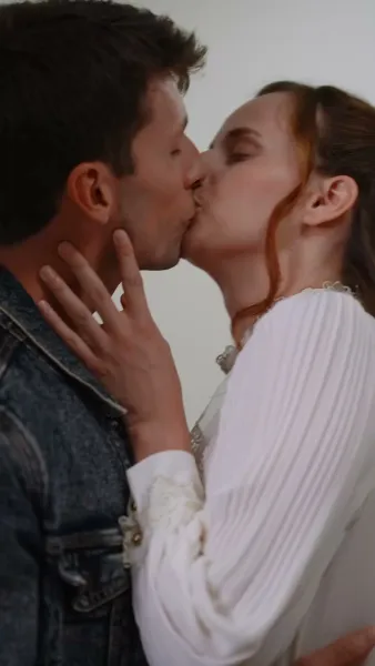 กระสุนส่งรัก[พากย์เสียง]