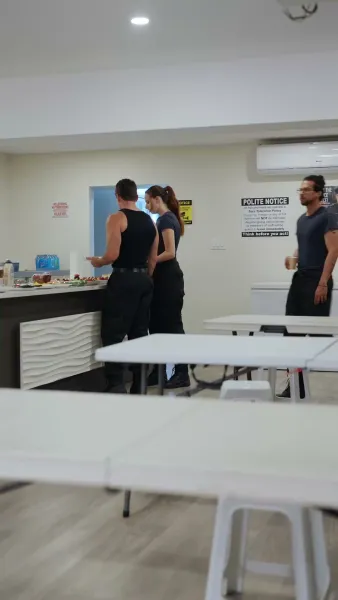 กระสุนส่งรัก[พากย์เสียง]