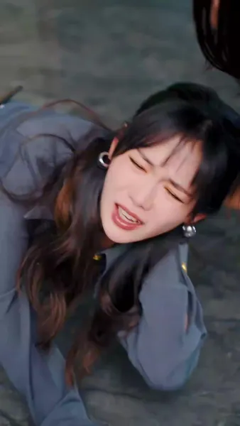 ตกอีกครั้ง ตกลึกขึ้นไป