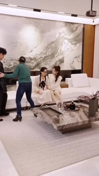 การขึ้นสู่อำนาจของดาราหญิงพันล้าน