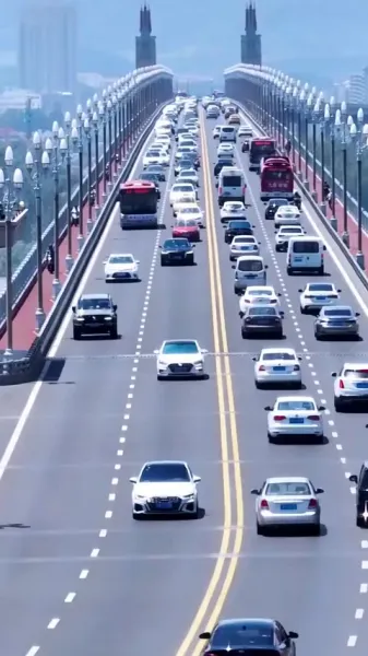 การขึ้นสู่อำนาจของดาราหญิงพันล้าน