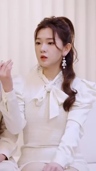 การขึ้นสู่อำนาจของดาราหญิงพันล้าน