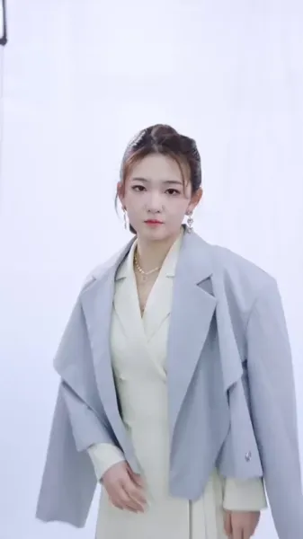 การขึ้นสู่อำนาจของดาราหญิงพันล้าน