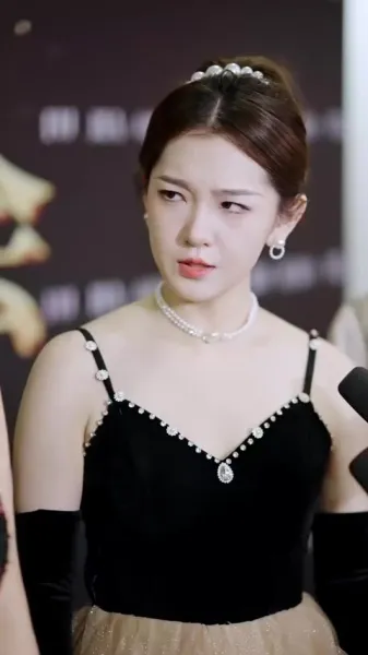 การขึ้นสู่อำนาจของดาราหญิงพันล้าน