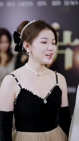 การขึ้นสู่อำนาจของดาราหญิงพันล้าน