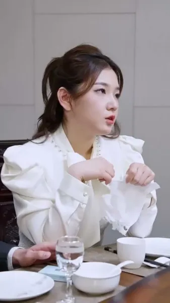 การขึ้นสู่อำนาจของดาราหญิงพันล้าน