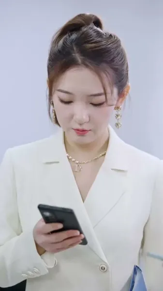 การขึ้นสู่อำนาจของดาราหญิงพันล้าน