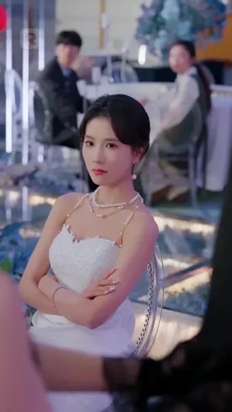 เกิดใหม่วันแต่งงาน ตบหน้าคนชั่ว