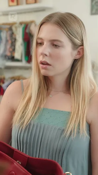 ทายาทที่แท้จริง VS ราชินีผึ้งตัวปลอม