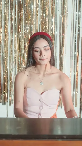 ทายาทที่แท้จริง VS ราชินีผึ้งตัวปลอม