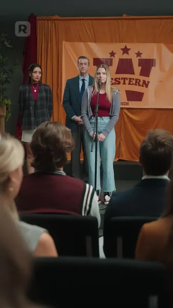 ทายาทที่แท้จริง VS ราชินีผึ้งตัวปลอม