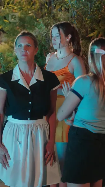 ทายาทที่แท้จริง VS ราชินีผึ้งตัวปลอม