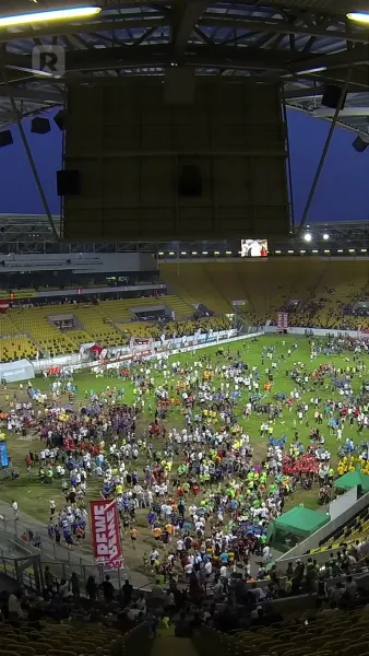 ทายาทที่แท้จริง VS ราชินีผึ้งตัวปลอม