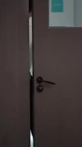 ความเงียบใต้ความรัก