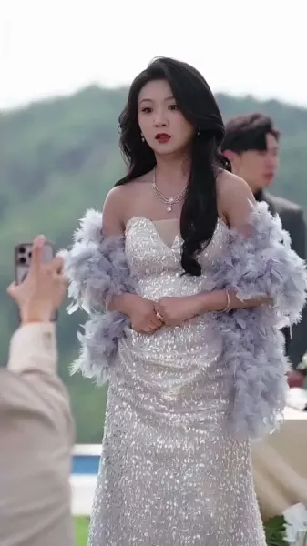 ความเงียบใต้ความรัก