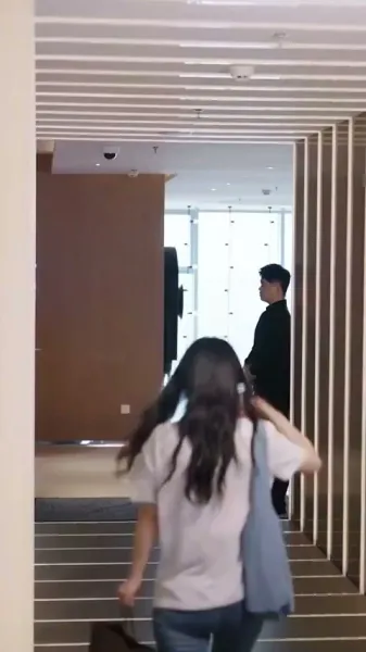 ให้สายลมนำพาจูบของเธอมา