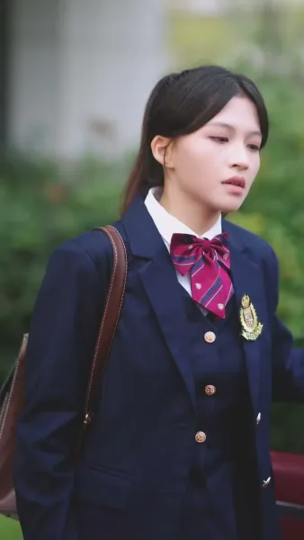 ตระกูลขี้แพ้ x ราชินีเจ๊ใหญ่