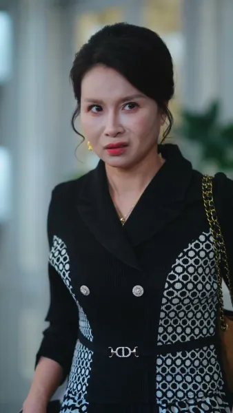 ตระกูลขี้แพ้ x ราชินีเจ๊ใหญ่