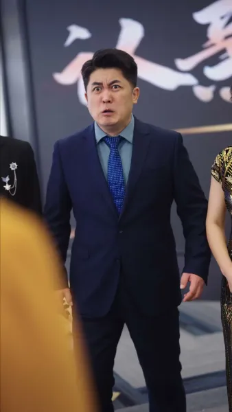 ตระกูลขี้แพ้ x ราชินีเจ๊ใหญ่