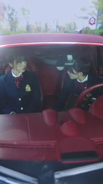 ตระกูลขี้แพ้ x ราชินีเจ๊ใหญ่